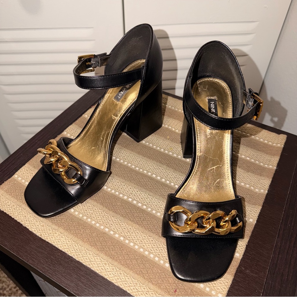 Nine West Black Heels with Gold Chain Detail Size 10M